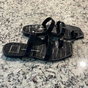 NWOT, Dolce Vita, Women's Isala Flat Sandals